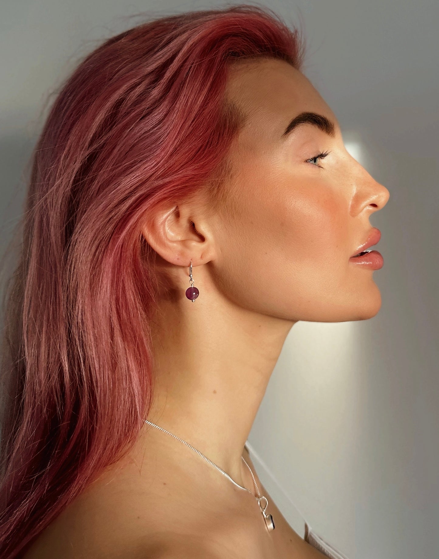 Kugelohrringe aus Edelstein